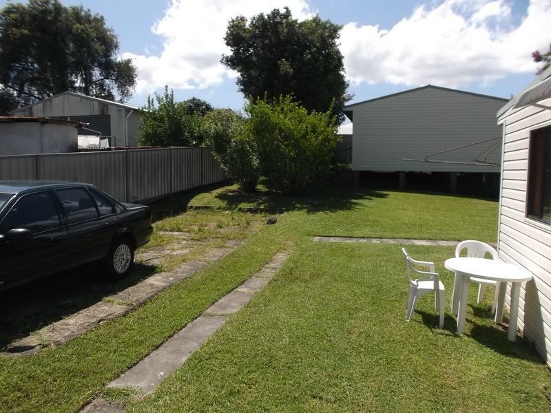 20 Lake Road, Fennell Bay NSW 2283