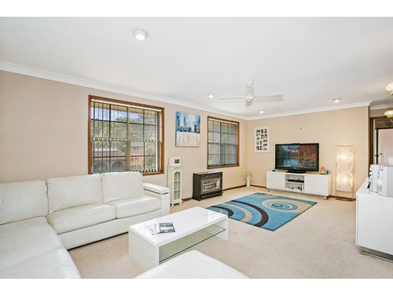 12 Seaview Close, Eleebana NSW 2282