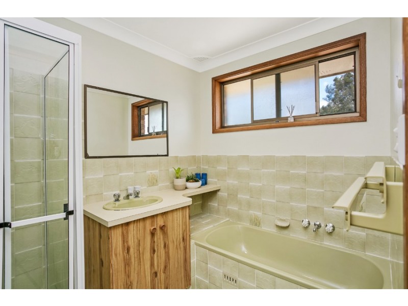 12 Seaview Close, Eleebana NSW 2282