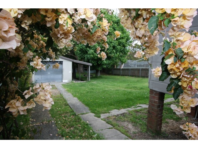 21 Blackbutt Parade, Kotara South NSW 2289