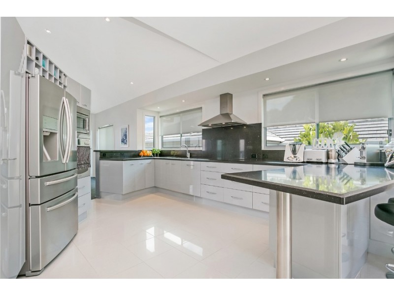 11 Grant Road, Coal Point NSW 2283