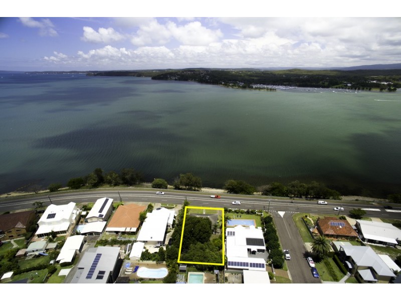 300 The Esplanade, Speers Point NSW 2284