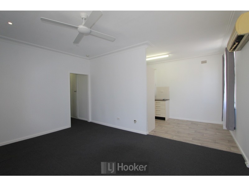 18 Maurie Avenue, Warners Bay NSW 2282