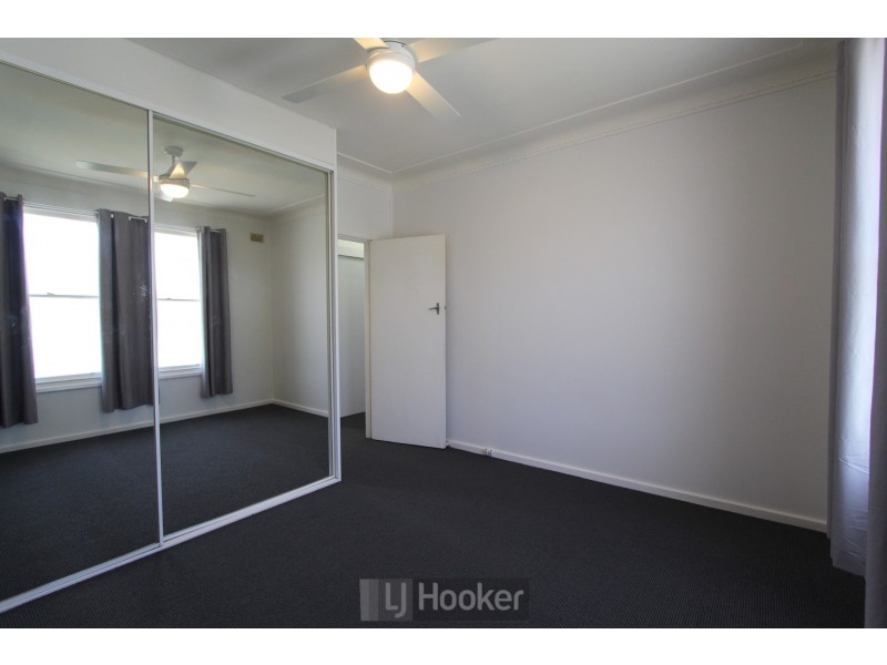 18 Maurie Avenue, Warners Bay NSW 2282