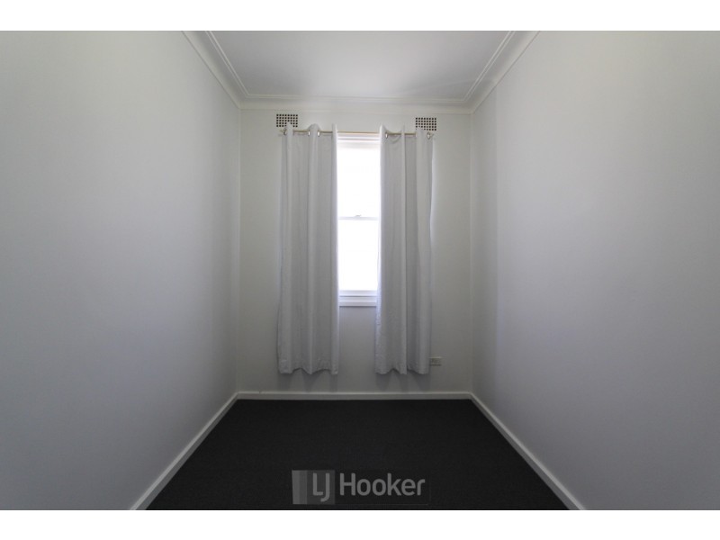 18 Maurie Avenue, Warners Bay NSW 2282