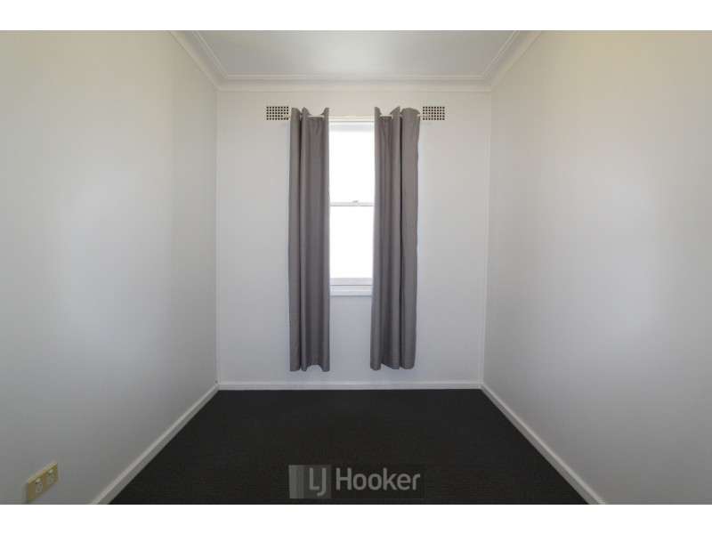 18 Maurie Avenue, Warners Bay NSW 2282