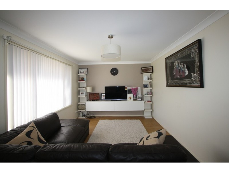 30 Grove Place, Cameron Park NSW 2285