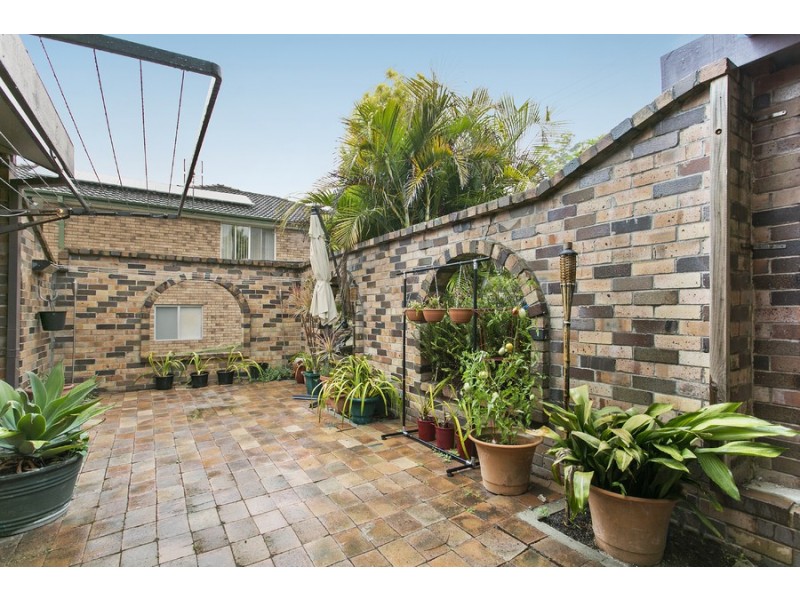 10 Ian Street, Eleebana NSW 2282