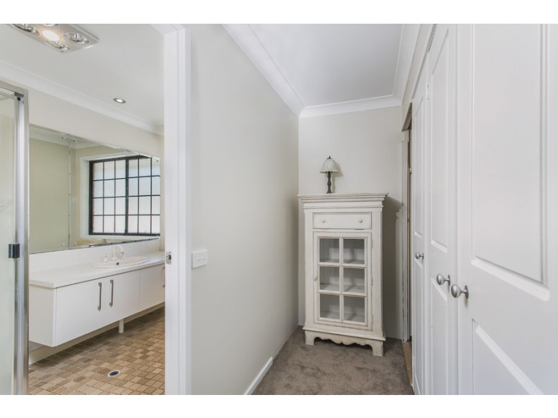 15 Huntington Close, Eleebana NSW 2282