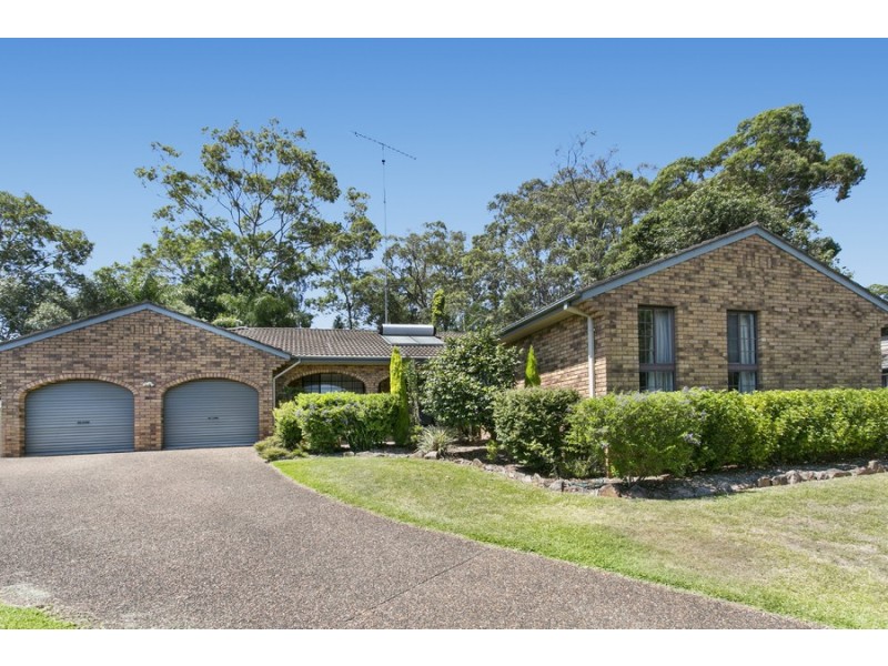 15 Huntington Close, Eleebana NSW 2282