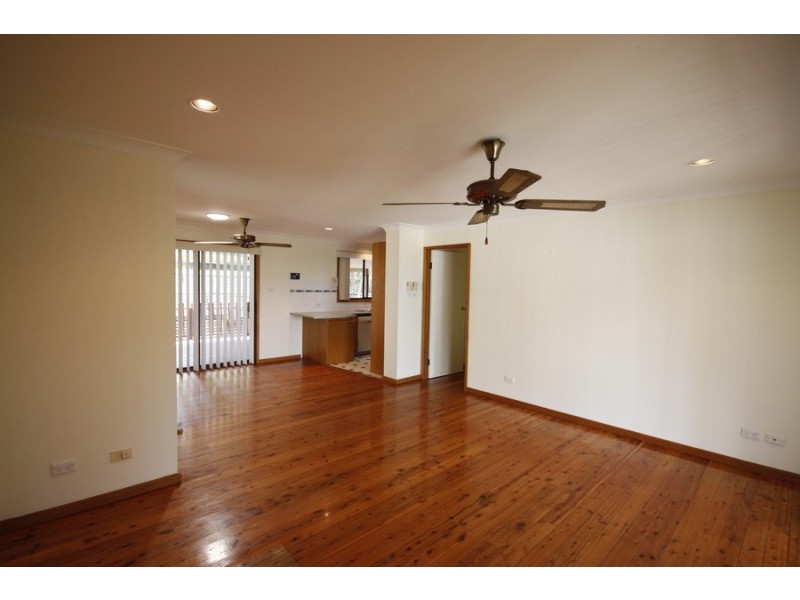 70 Fishing Point Road, Fishing Point NSW 2283