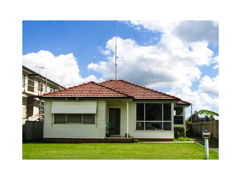 41 Jones Avenue, Warners Bay NSW 2282