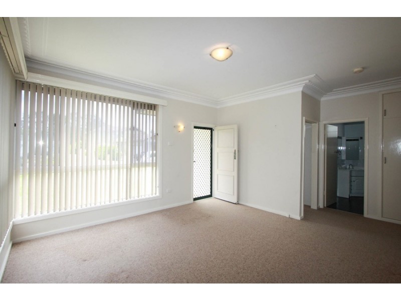 41 Jones Avenue, Warners Bay NSW 2282