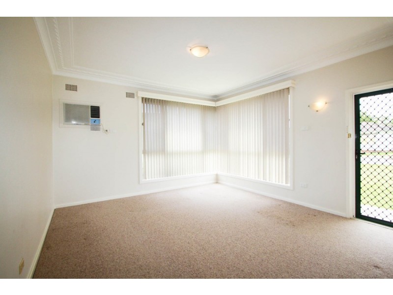 41 Jones Avenue, Warners Bay NSW 2282