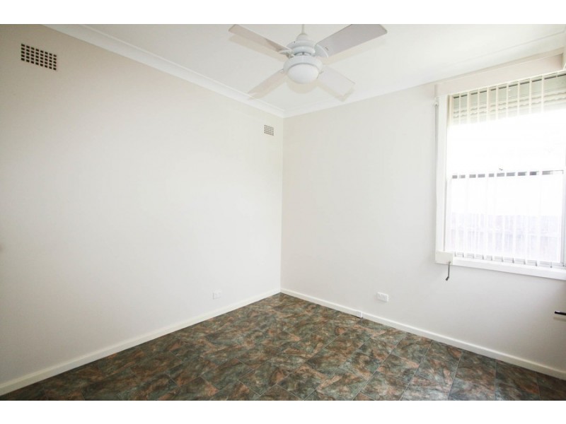 41 Jones Avenue, Warners Bay NSW 2282