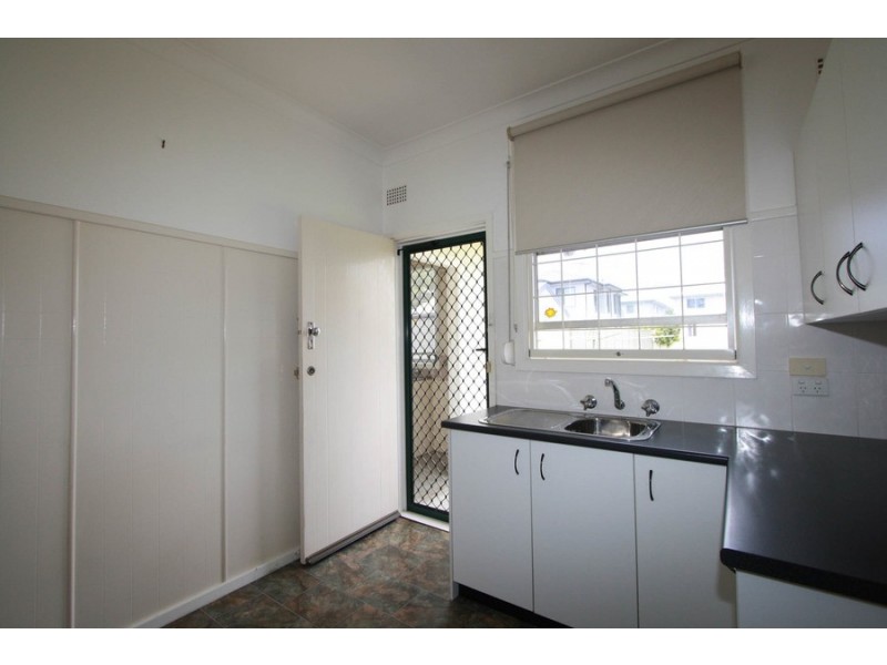 41 Jones Avenue, Warners Bay NSW 2282