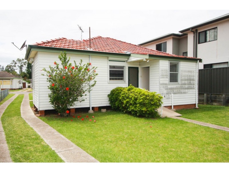 41 Jones Avenue, Warners Bay NSW 2282