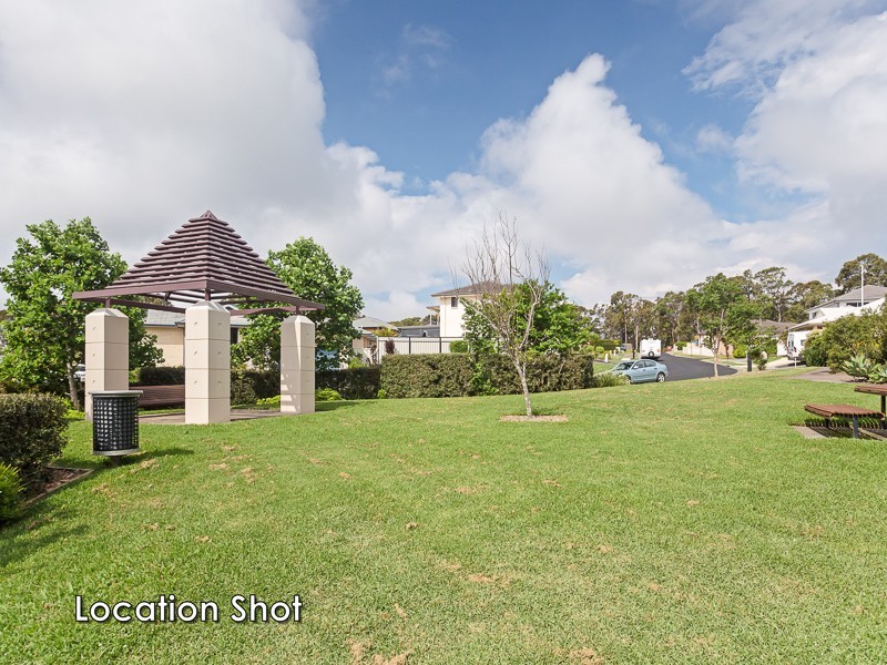 1 Laurina Cove, Valentine NSW 2280