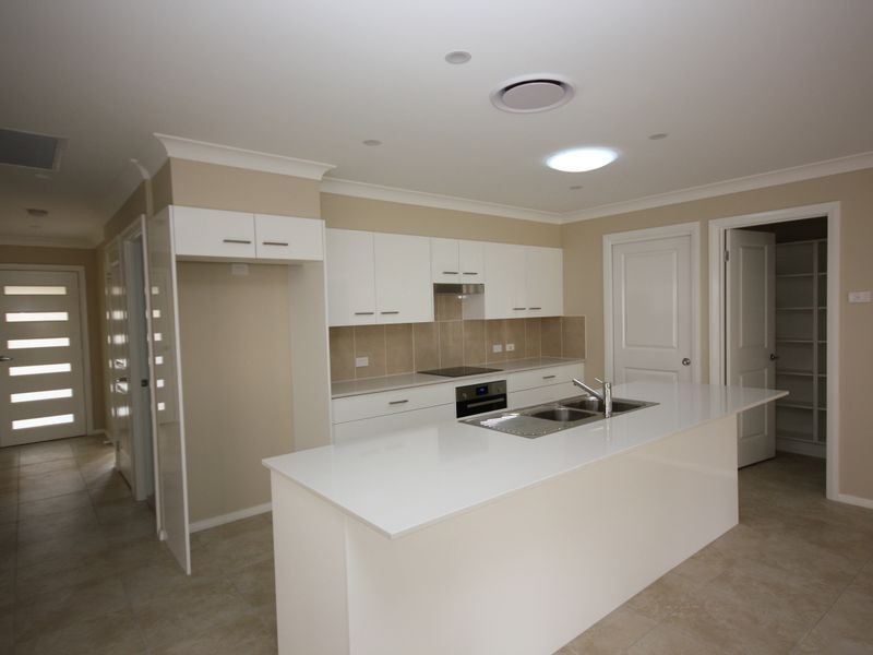 16 Evelyn Street, Floraville NSW 2280