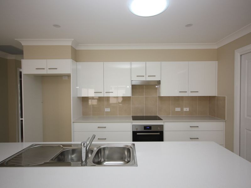 16 Evelyn Street, Floraville NSW 2280