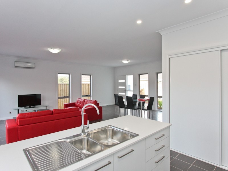 Room 1, 5/10 Steel Street, Jesmond NSW 2299