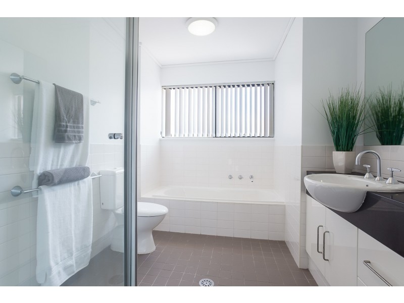 4/9 Howard Street, Warners Bay NSW 2282