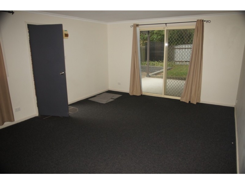 32 Lake Road, Fennell Bay NSW 2283