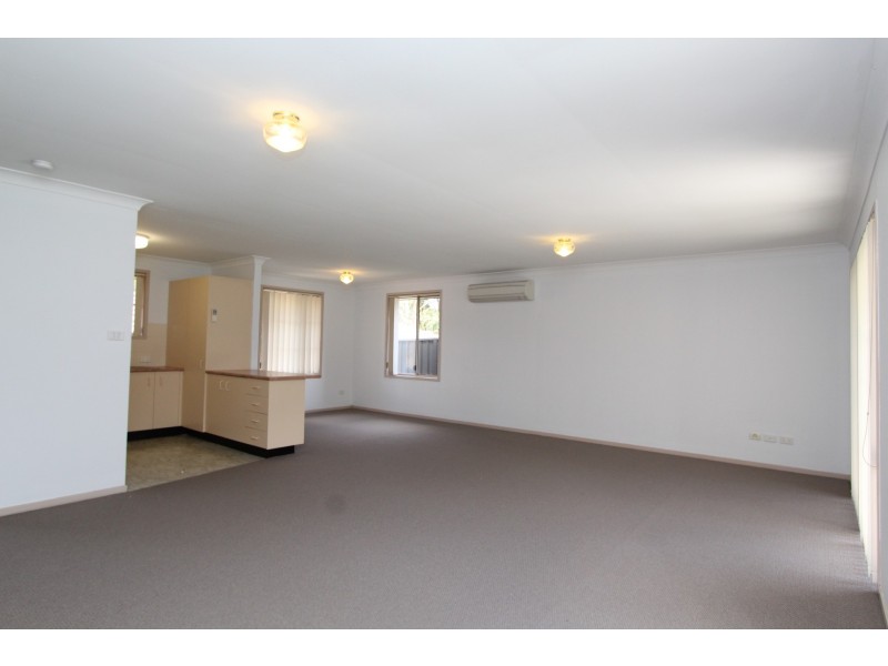 2a Whitehaven Drive, Lakelands NSW 2282