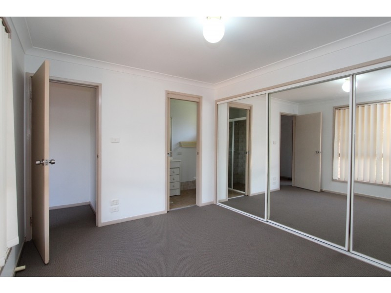 2a Whitehaven Drive, Lakelands NSW 2282