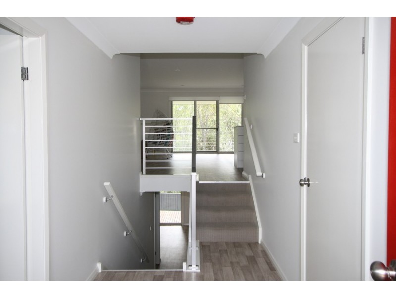 35 Middle Point Road, Bolton Point NSW 2283