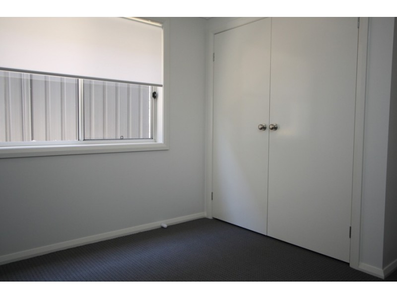 35 Middle Point Road, Bolton Point NSW 2283