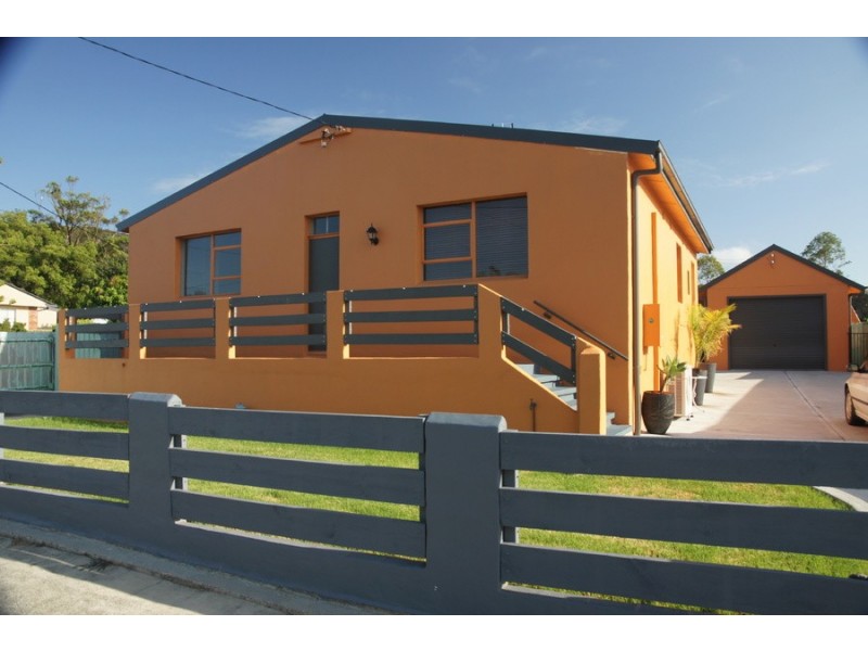 19 Ruswell Avenue, Warners Bay NSW 2282