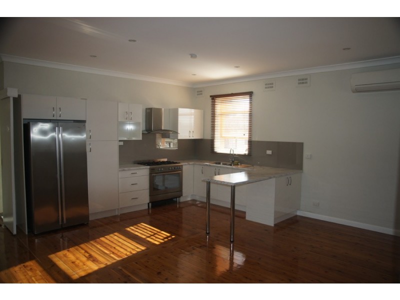 19 Ruswell Avenue, Warners Bay NSW 2282