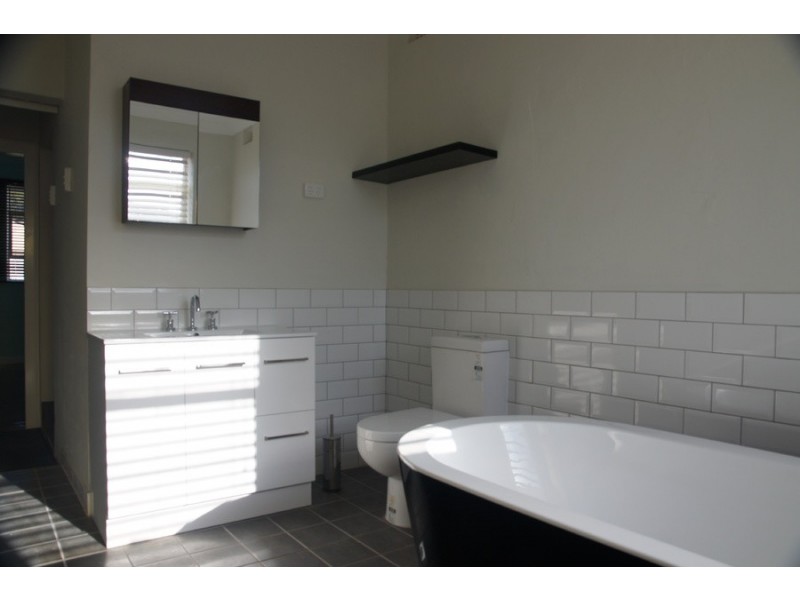 19 Ruswell Avenue, Warners Bay NSW 2282