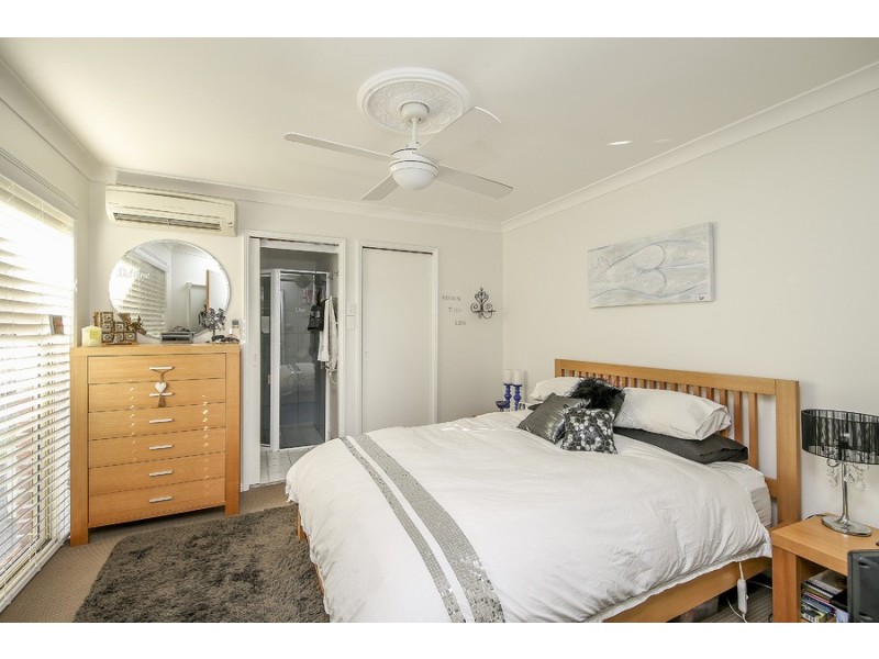 9 Clare Close, Eleebana NSW 2282