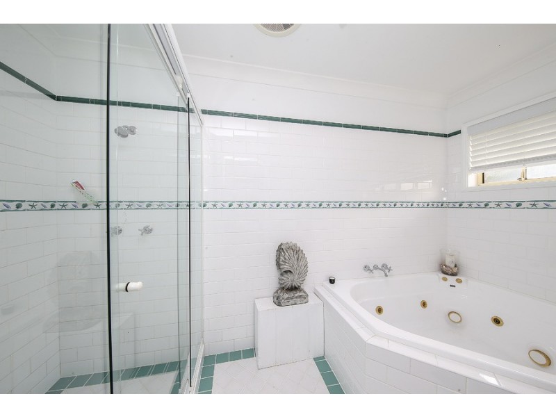 9 Clare Close, Eleebana NSW 2282