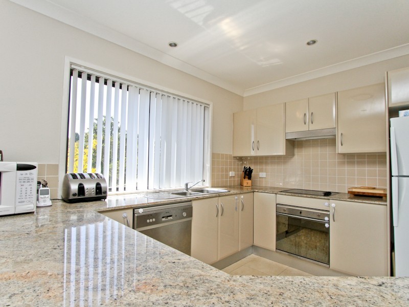 3/4 Berringar Road, Valentine NSW 2280