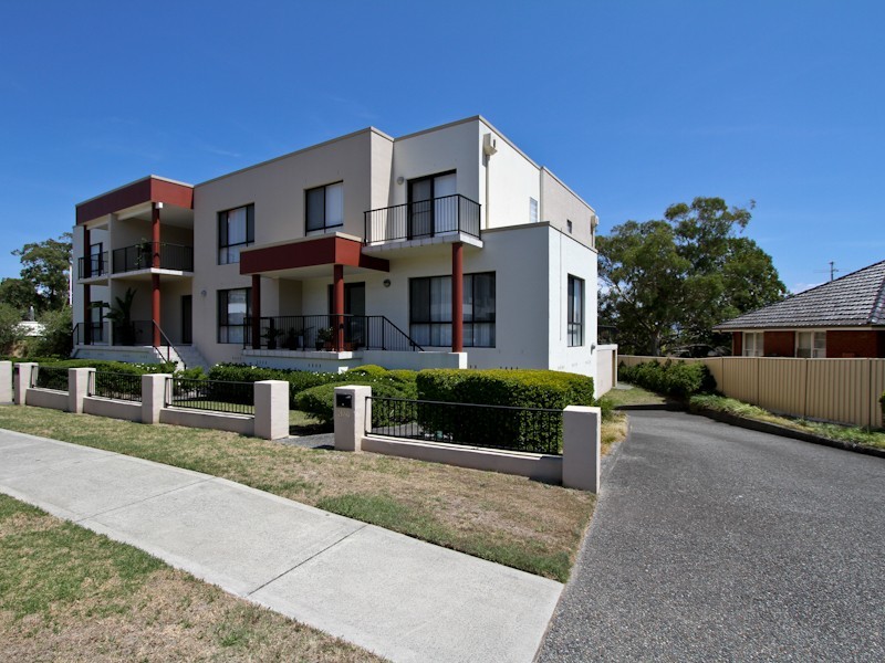 3/4 Berringar Road, Valentine NSW 2280