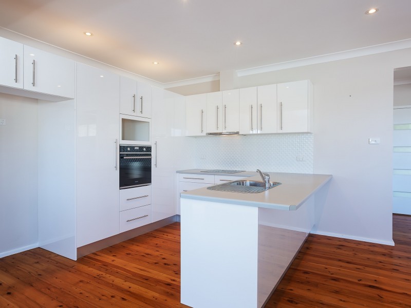 5 Lisa Avenue, Warners Bay NSW 2282