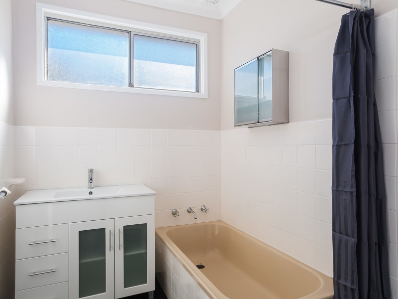 5 Lisa Avenue, Warners Bay NSW 2282