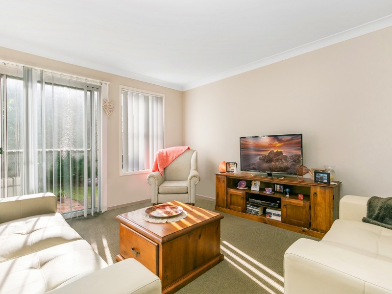 35 Harmony Crescent, Mount Hutton NSW 2290