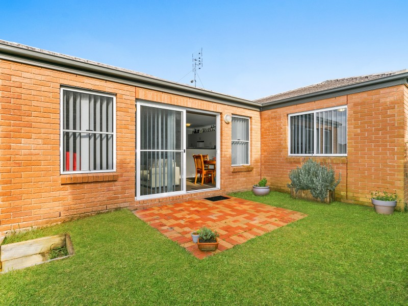 35 Harmony Crescent, Mount Hutton NSW 2290
