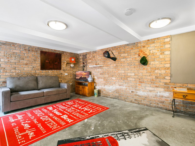 2 Malwood Avenue, Macquarie Hills NSW 2285