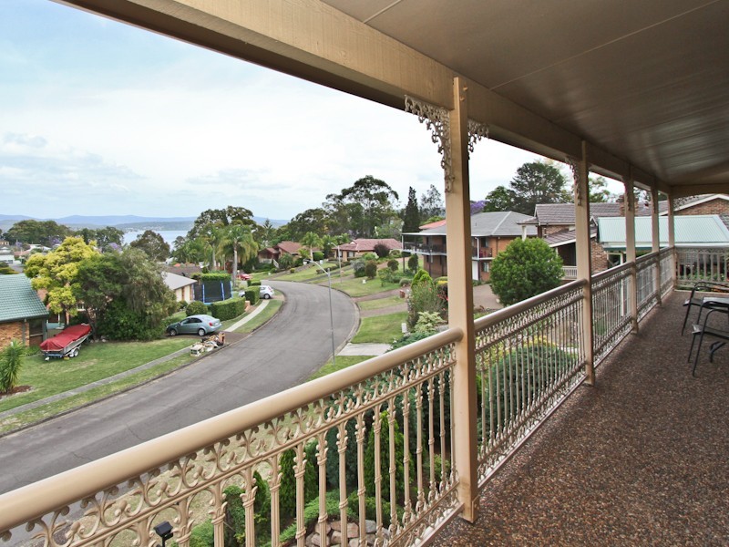 42 Haynes Avenue, Eleebana NSW 2282