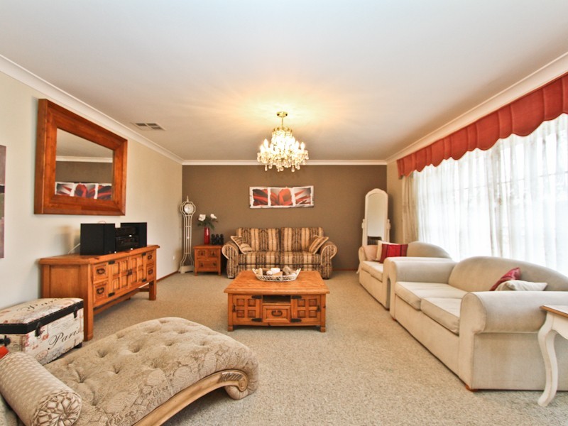 42 Haynes Avenue, Eleebana NSW 2282