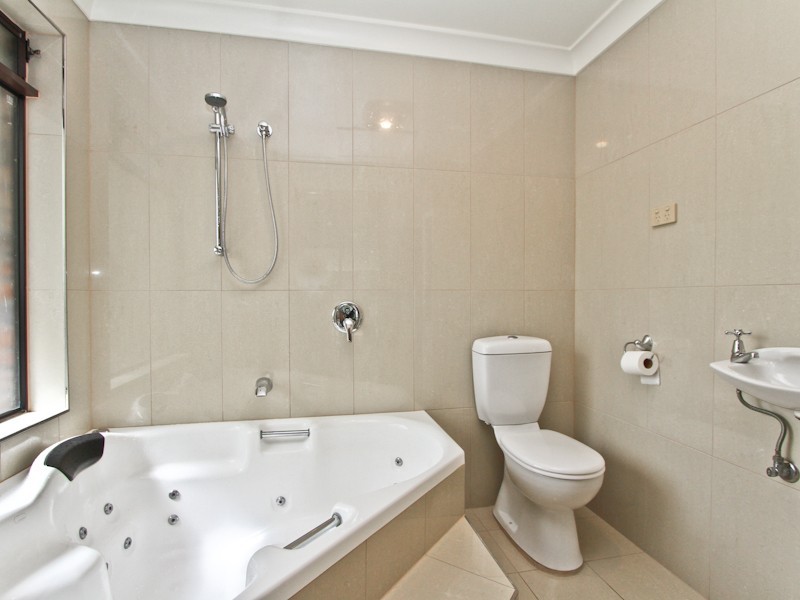 42 Haynes Avenue, Eleebana NSW 2282