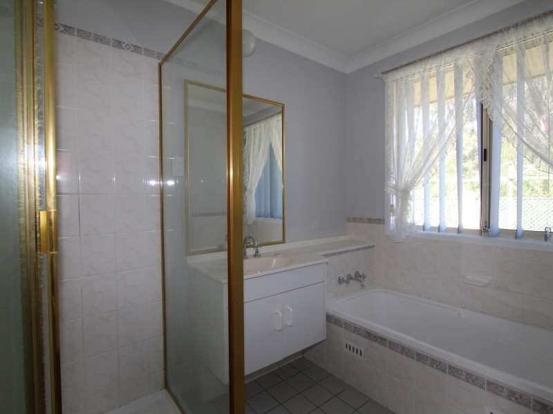 5 Derwent Crescent, Lakelands NSW 2282