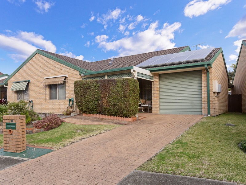 8 Aurora Court, Warners Bay NSW 2282