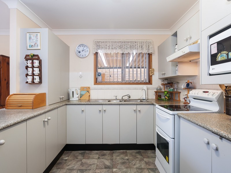 8 Aurora Court, Warners Bay NSW 2282