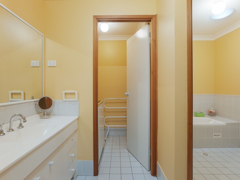 8 Aurora Court, Warners Bay NSW 2282